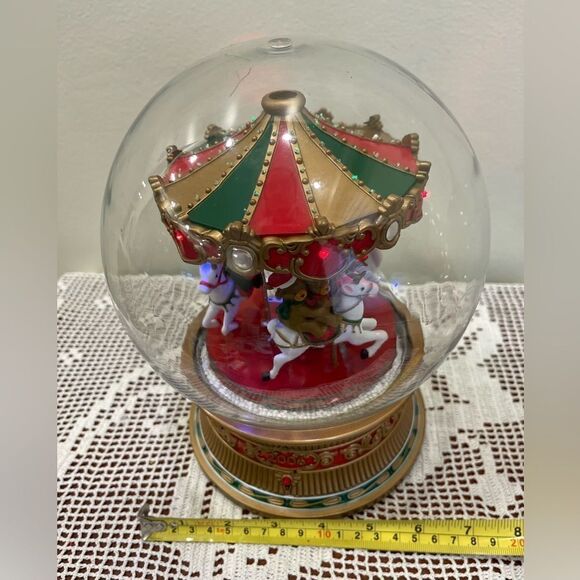 2006’ Circa🎄 Christmas musical melody globe🎄Christmas decorations🎄Carousel - Picture 10 of 11